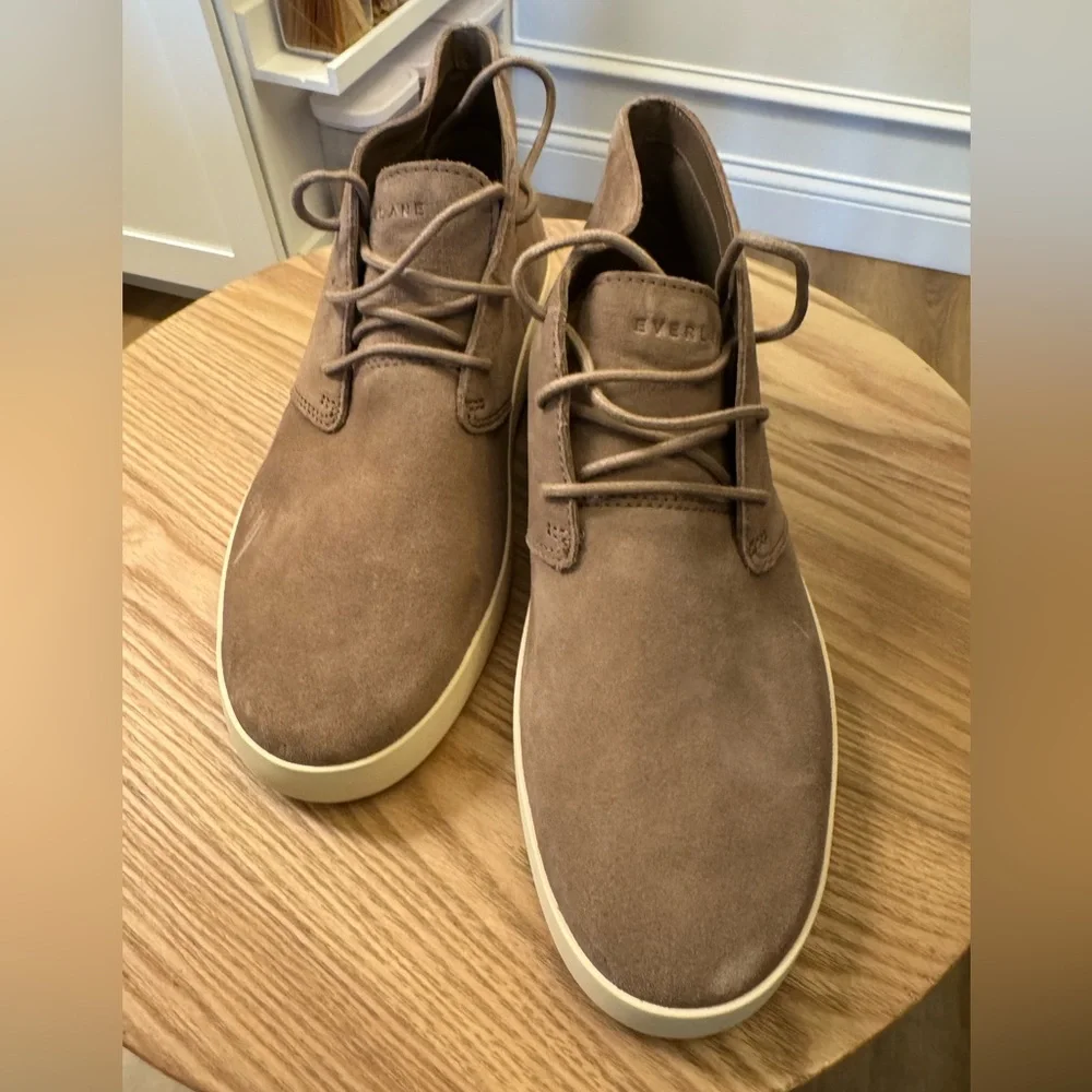 NWOT Everlane Men's Brown Suede Chukka Boots.
